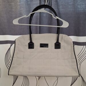 Givenchy Parfums Designer White/Black Quilted Weekender Duffle Travel Bag